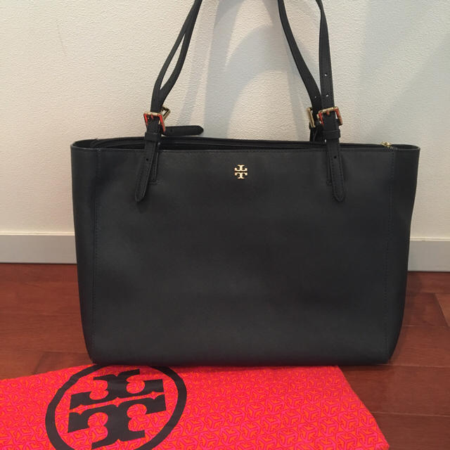 Tory Burch(トリーバーチ)のTORY BURCH ネイビーバッグ レディースのバッグ(トートバッグ)の商品写真