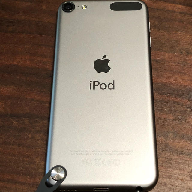 iPod touch(アイポッドタッチ)のiPod touch 第5世代 32GB スマホ/家電/カメラのオーディオ機器(ポータブルプレーヤー)の商品写真