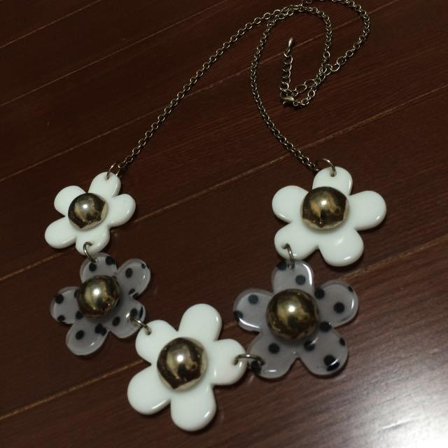 Jolly Boutique(ジョリーブティック)のフラワーネックレス レディースのアクセサリー(ネックレス)の商品写真