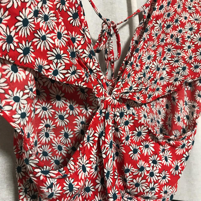 ZARA(ザラ)のZARA 花柄 トップス レディースのトップス(シャツ/ブラウス(半袖/袖なし))の商品写真