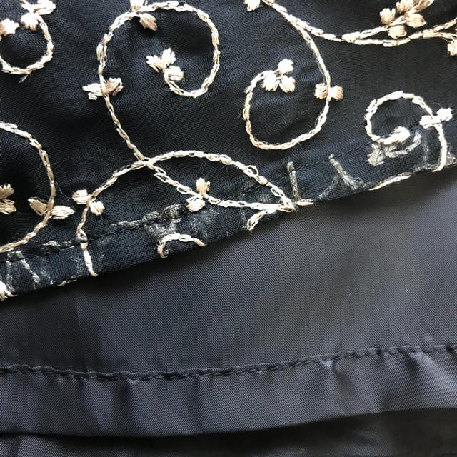ボールルーム ballroom 膝丈刺繍スカート レディースのスカート(ひざ丈スカート)の商品写真