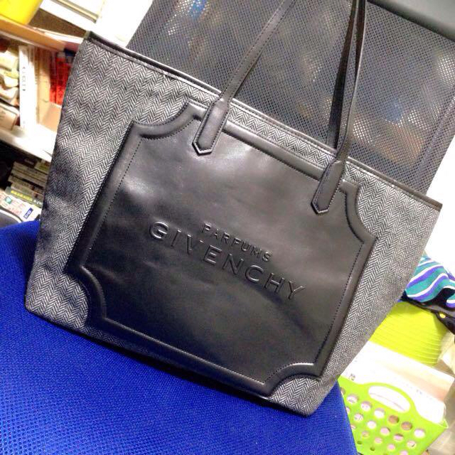 GIVENCHY(ジバンシィ)のGIVENCHY ツイードトートバッグ レディースのバッグ(トートバッグ)の商品写真