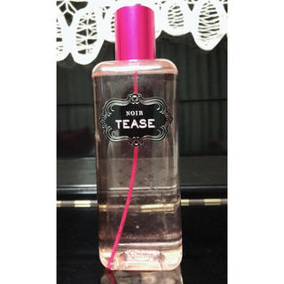 ヴィクトリアズシークレット(Victoria's Secret)の♡ヴィクシー♡NOIR TEASE♡ボディミスト♡大きいサイズ250ml♡(香水(女性用))