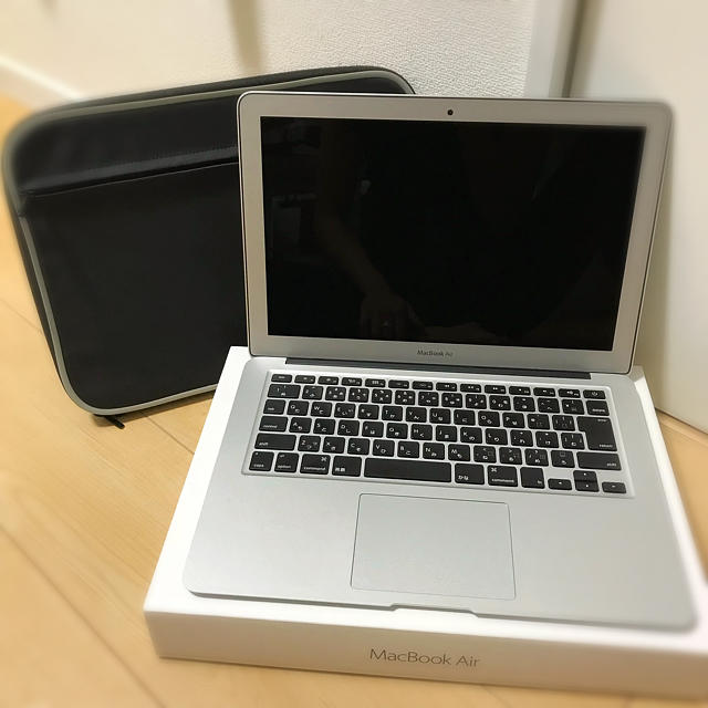 Mac (Apple)(マック)の【送料込】MacBook Air 13インチ スマホ/家電/カメラのPC/タブレット(ノートPC)の商品写真