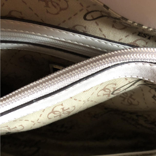 GUESS(ゲス)のショルダーバッグ guess レディースのバッグ(ショルダーバッグ)の商品写真