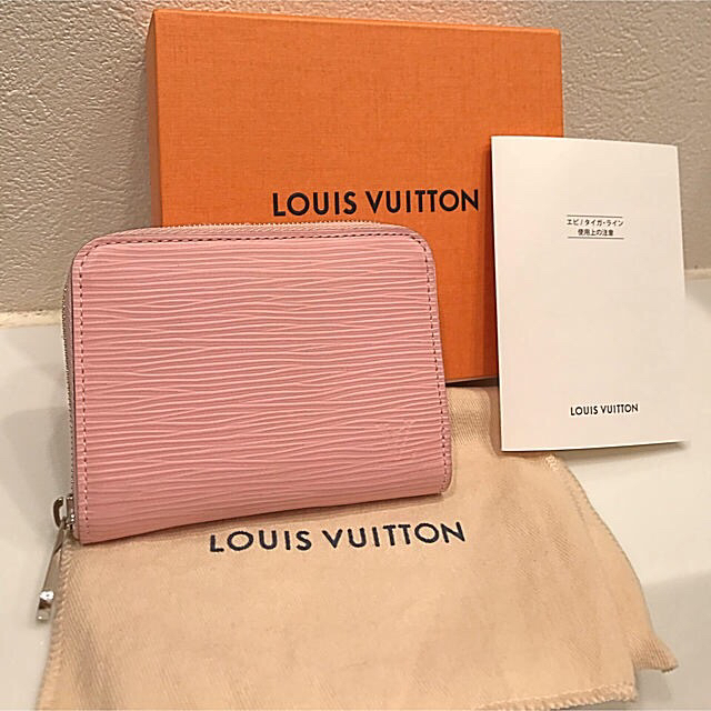 LOUIS VUITTON(ルイヴィトン)のルイヴィトン エピ ジッピーウォレット コインパース ピンク レディースのファッション小物(コインケース)の商品写真