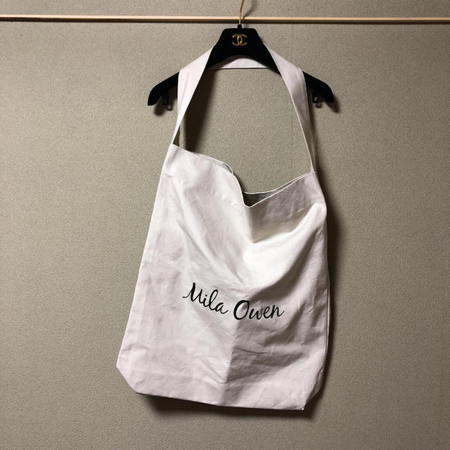 Mila Owen(ミラオーウェン)のお値下げ😏ミラオーウェン キャンバスバック定価10800円 レディースのバッグ(ショルダーバッグ)の商品写真