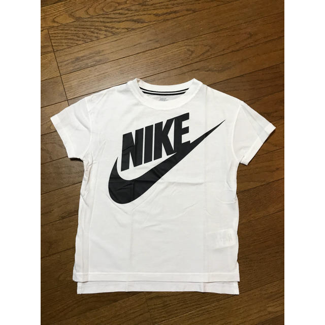 NIKE(ナイキ)のナイキTシャツ キッズ/ベビー/マタニティのキッズ服男の子用(90cm~)(Tシャツ/カットソー)の商品写真