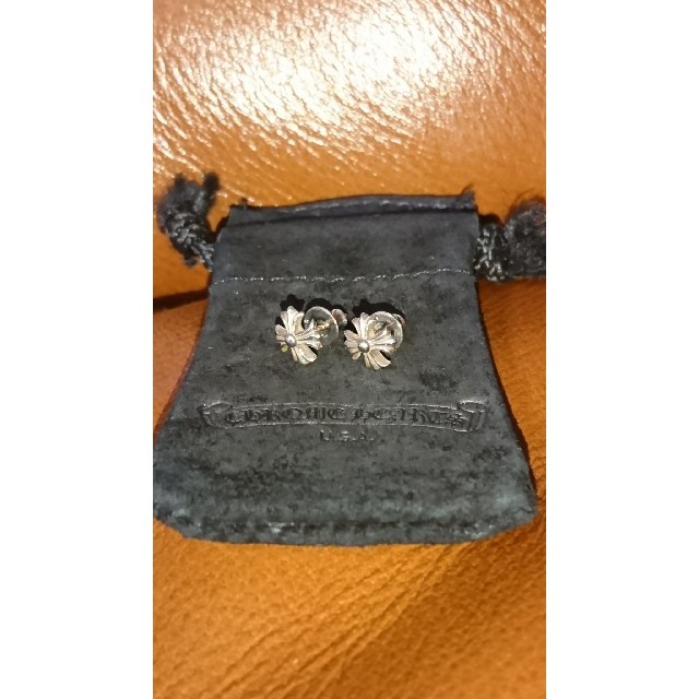 Chrome Hearts(クロムハーツ)の【mina様専用】CHROME HEARTS プラス スタッドピアス 両耳 メンズのアクセサリー(ピアス(両耳用))の商品写真