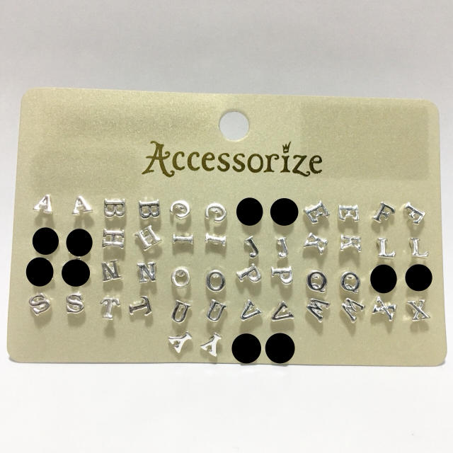 Accessorize(アクセサライズ)の【fukutora様専用】イニシャルシルバーピアス/Accessorize レディースのアクセサリー(ピアス)の商品写真