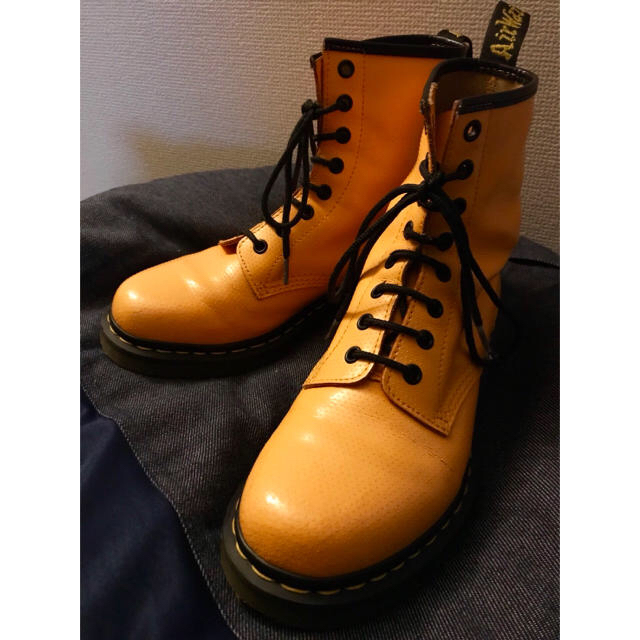 Dr.Martens(ドクターマーチン)のDr.Martens ドクターマーチン 1460 パテントイエロー 中古 レディースの靴/シューズ(ブーツ)の商品写真