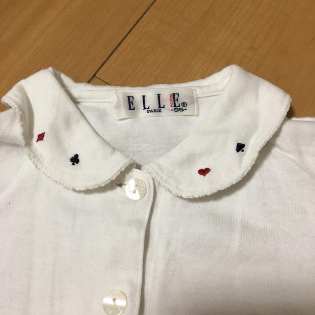 ELLE(エル)のELLE 白ブラウス 95サイズ キッズ/ベビー/マタニティのキッズ服女の子用(90cm~)(Tシャツ/カットソー)の商品写真