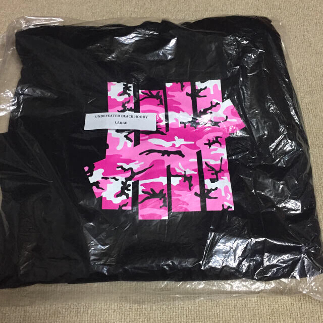 UNDEFEATED(アンディフィーテッド)の☆気まぐれ最終値下げ☆ASSC × UNDEFEATED メンズのトップス(パーカー)の商品写真