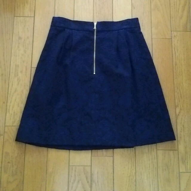 La TOTALITE(ラトータリテ)の花 スカート レディースのスカート(ひざ丈スカート)の商品写真