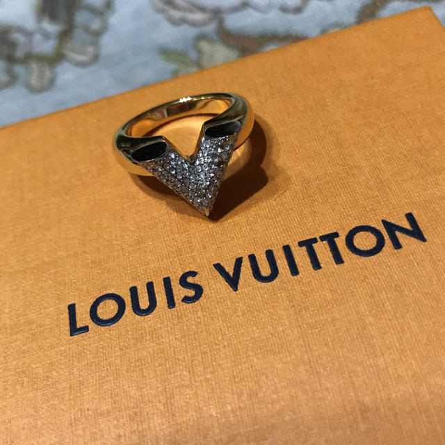 LOUIS VUITTON(ルイヴィトン)の【aaaaa様専用】ルイヴィトン エセンシャルV リング レディースのアクセサリー(リング(指輪))の商品写真