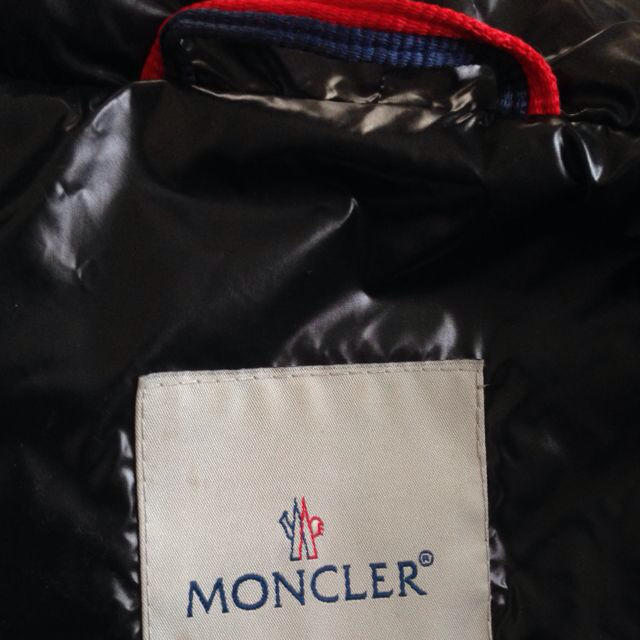 MONCLER(モンクレール)のシンプルダウンベスト レディースのジャケット/アウター(ダウンベスト)の商品写真