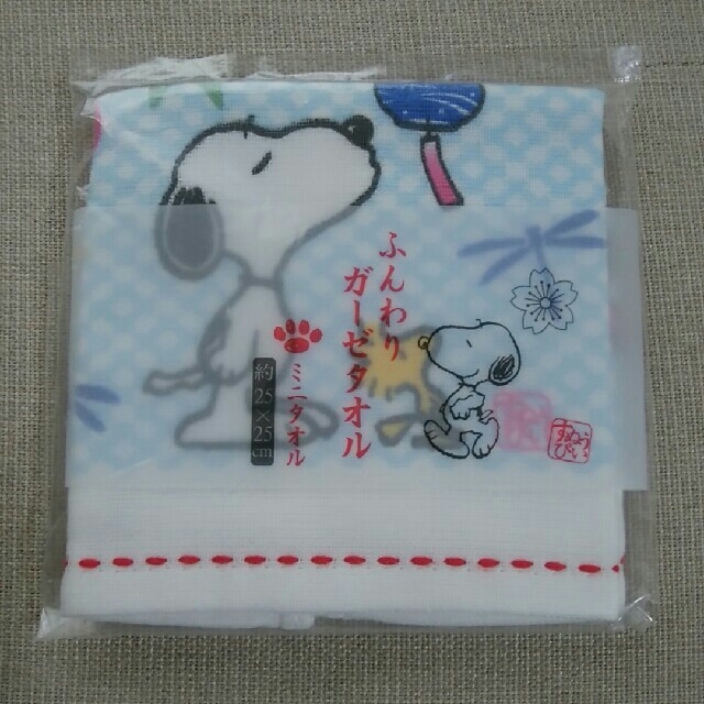 SNOOPY(スヌーピー)のSNOOPY　ふんわりガーゼタオル　ミニタオル キッズ/ベビー/マタニティのキッズ/ベビー/マタニティ その他(その他)の商品写真