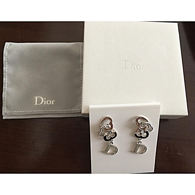 Dior ピアスピアス