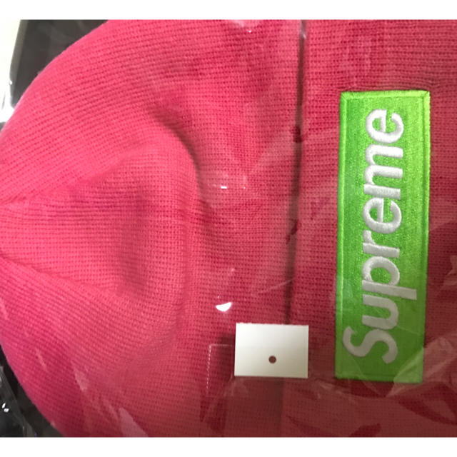 Supreme(シュプリーム)のsupreme box beanie magenta 新品未使用 ピンク  メンズの帽子(ニット帽/ビーニー)の商品写真