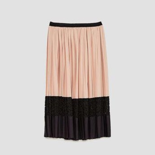 ZARA(ザラ)のZARA ﾌﾟﾘｰﾂｽｶｰﾄ　ﾚｰｽ　ﾋﾟﾝｸ レディースのスカート(ひざ丈スカート)の商品写真