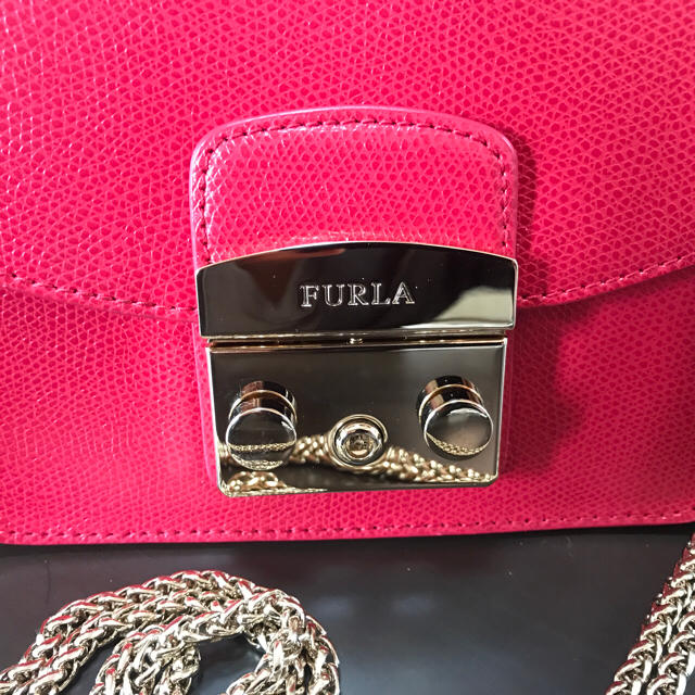 Furla(フルラ)のFURLA フルラ メトロポリス ミニ レッドピンク 美品  レディースのバッグ(ショルダーバッグ)の商品写真
