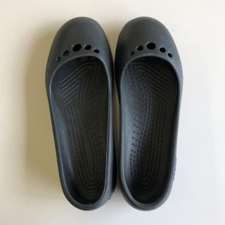 クロックス(crocs)のクロックス☆プリマ☆黒 w5☆パンプス☆美品(ハイヒール/パンプス)