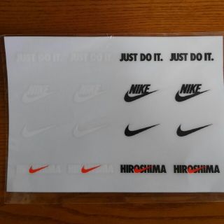 ナイキ(NIKE)の流行中🎵　NIKEステッカー✨(ノベルティグッズ)