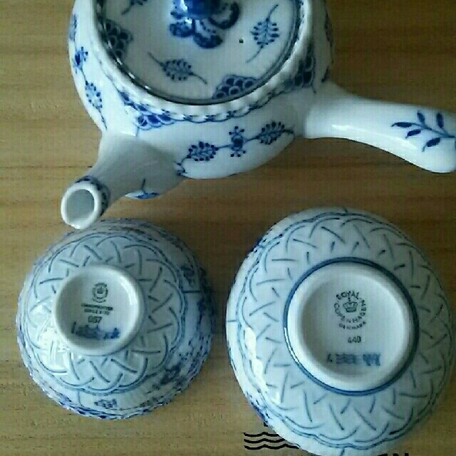 ROYAL COPENHAGEN(ロイヤルコペンハーゲン)のロイヤルコペンハ➖ゲン  煎茶器セット５客ブル➖フルレ➖ス インテリア/住まい/日用品のキッチン/食器(食器)の商品写真