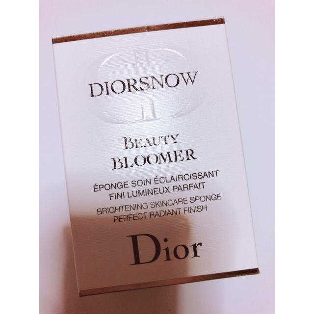 Dior(ディオール)のDIOR スノーブルーム パーフェクト スポンジ パフ コスメ/美容のベースメイク/化粧品(その他)の商品写真