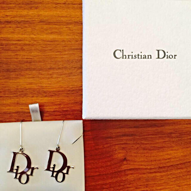 Christian Dior(クリスチャンディオール)のDior  logoピアス レディースのアクセサリー(ピアス)の商品写真