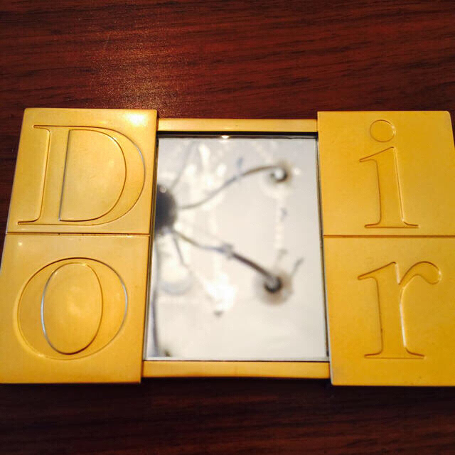 Christian Dior(クリスチャンディオール)のDior  logoピアス レディースのアクセサリー(ピアス)の商品写真