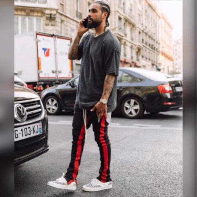 FEAR OF GOD(フィアオブゴッド)のDAI様専用 新品 mnml TRACK PANTS BLACK/RED  メンズのトップス(ジャージ)の商品写真