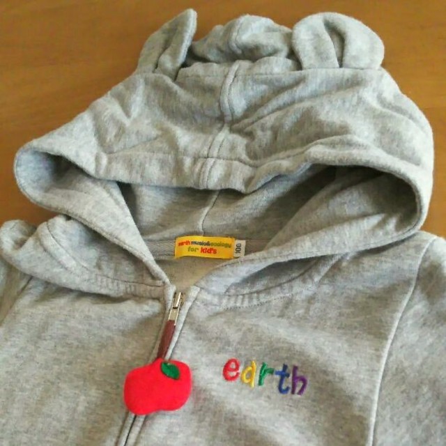 earth music & ecology(アースミュージックアンドエコロジー)のearthmusic&ecology☆耳付きフードパーカー100㎝ キッズ/ベビー/マタニティのキッズ服女の子用(90cm~)(ジャケット/上着)の商品写真