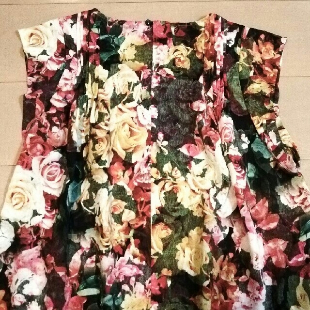 メーカー直売 - 人気ランキング HYSTERIC GLAMOUR - 【未使用】ヒステリックグラマー 花柄 トップス