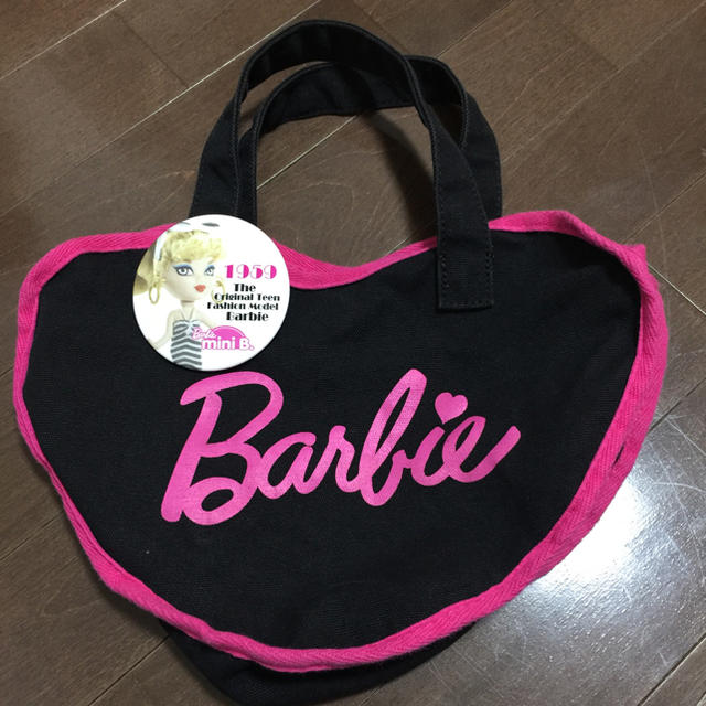 Barbie(バービー)のハート型バッグ キッズ/ベビー/マタニティのこども用バッグ(その他)の商品写真