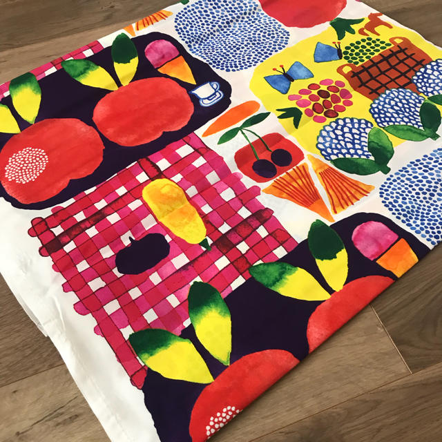 marimekko(マリメッコ)のマリメッコ   ケサトリ 生地 ハンドメイドの素材/材料(生地/糸)の商品写真