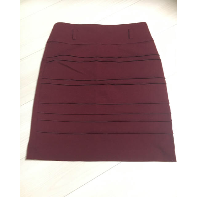 salire(サリア)のあやみ様専用☆ボルドータイトスカート！6月30日まで！ レディースのスカート(ミニスカート)の商品写真