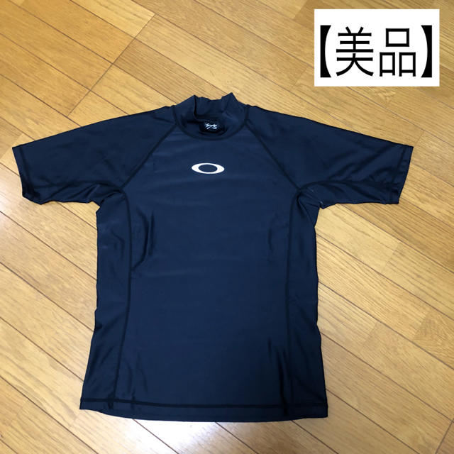 Oakley(オークリー)の美品 OAKLEY オークリー ラッシュガード 水着 メンズ ウェア メンズの水着/浴衣(水着)の商品写真