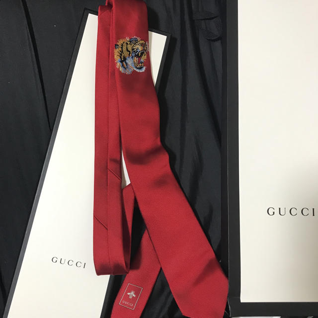 テテ着用 GUCCI タイガー ネクタイ 希少