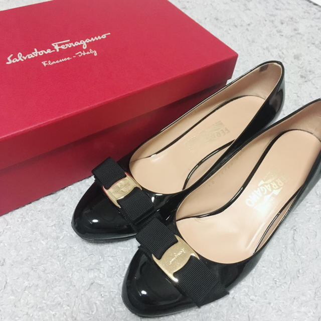 Ferragamo リボンパンプス - ハイヒール/パンプス