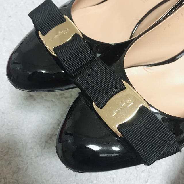 Salvatore Ferragamo(サルヴァトーレフェラガモ)のFerragamo リボンパンプス レディースの靴/シューズ(ハイヒール/パンプス)の商品写真