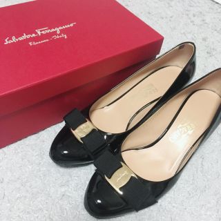 サルヴァトーレフェラガモ(Salvatore Ferragamo)のFerragamo リボンパンプス(ハイヒール/パンプス)