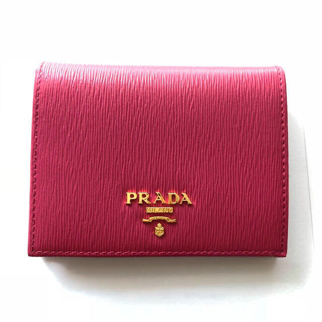 PRADA(プラダ)の新品未使用 PRADA ミニ財布 レディースのファッション小物(財布)の商品写真