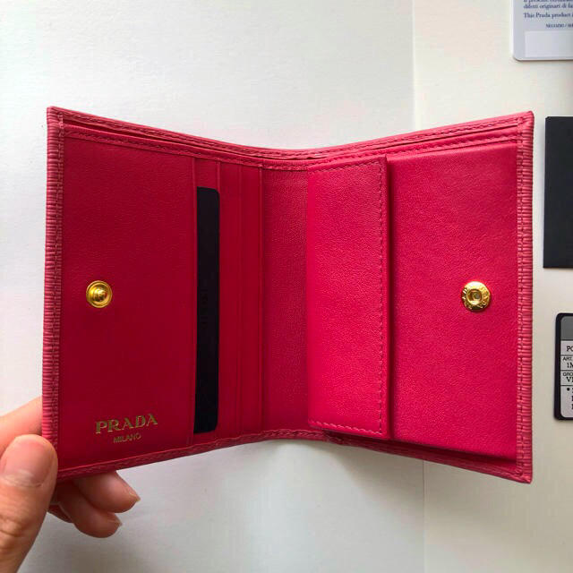 PRADA(プラダ)の新品未使用 PRADA ミニ財布 レディースのファッション小物(財布)の商品写真