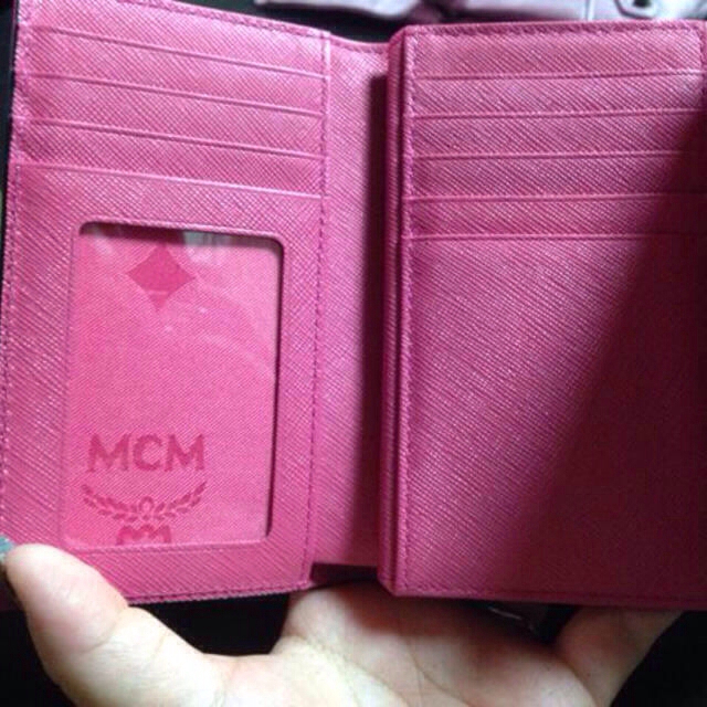 MCM(エムシーエム)のMCM財布 レディースのファッション小物(財布)の商品写真