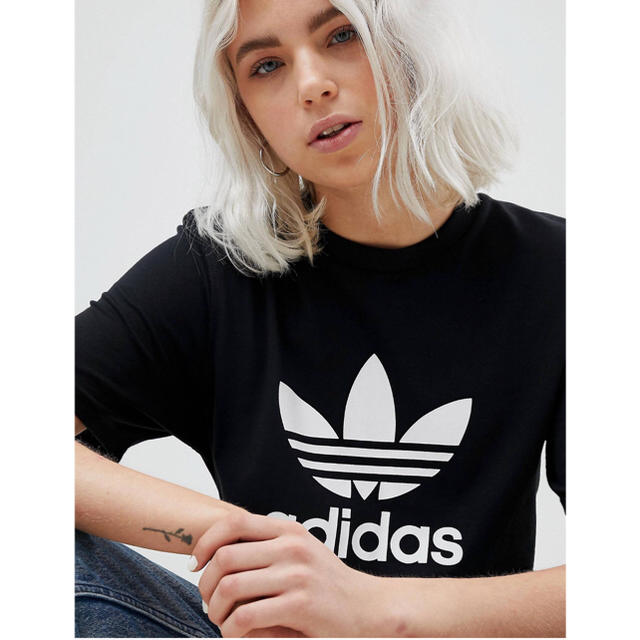 adidas(アディダス)の【Lサイズ】新品タグ付き adidas トレフォイル ロゴ Tシャツ ブラック レディースのトップス(Tシャツ(半袖/袖なし))の商品写真