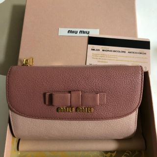 ミュウミュウ(miumiu)のちゃおさま専用！(折り財布)