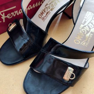 フェラガモ(Ferragamo)のフェラガモ  サンダル  美品  23.5(サンダル)