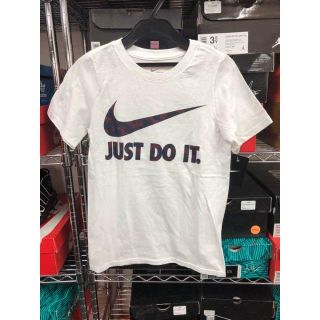 ナイキ(NIKE)のナイキ キッズ Tシャツ 新品 Sサイズ(Tシャツ/カットソー)