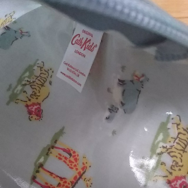 Cath Kidston(キャスキッドソン)の美品 キャス・キッドソン  おむつがえシート おむつがえポーチ ベビー キッズ/ベビー/マタニティの外出/移動用品(その他)の商品写真